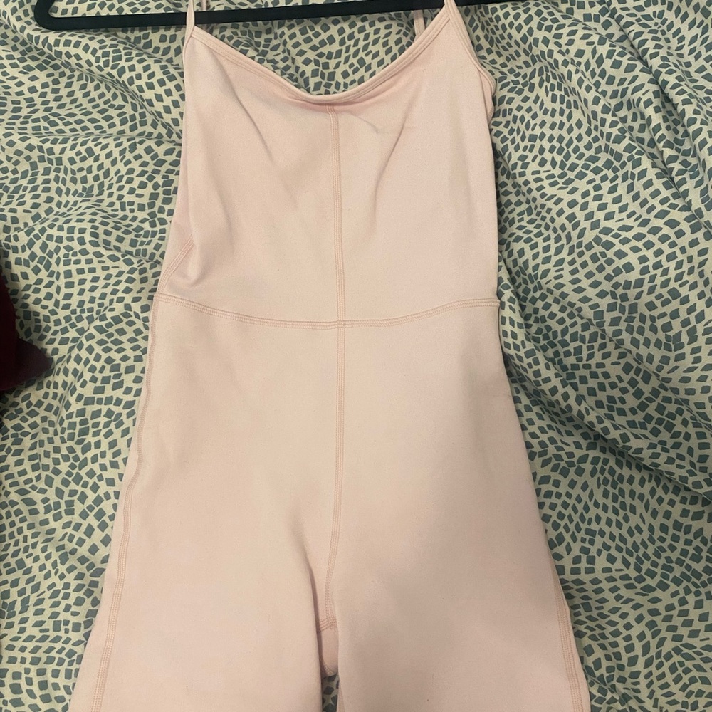aritzia divinity romper 5 inch size xxs